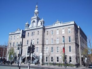 320px-Bibliotheque_Plateau-Mont-Royal_04